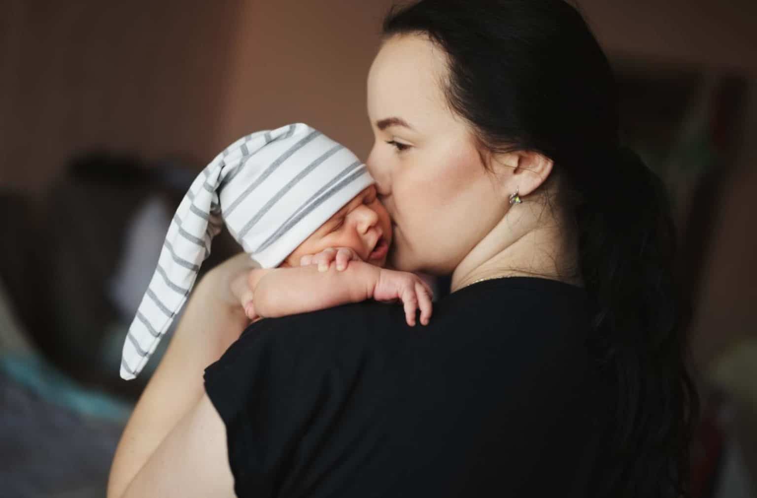 Maux de ventre de bébé signes