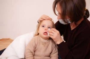 Rhume de bébé : quels traitements préconiser ?