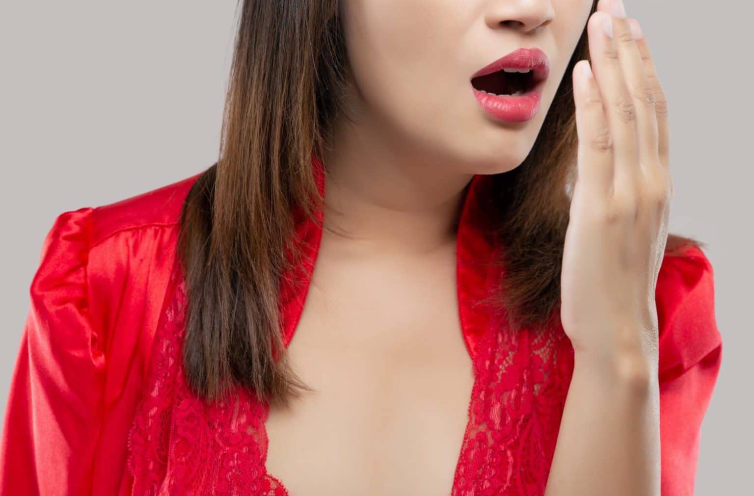 Mauvaise haleine buccale : remèdes de grand-mère