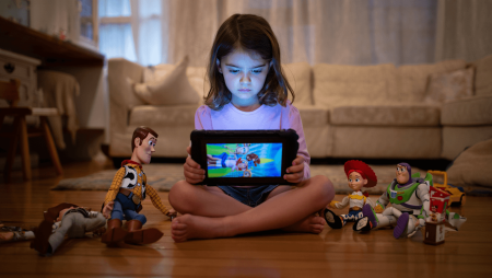 « Toy Story 5 » s’attaque à un problème tout à fait actuel : l’addiction aux écrans