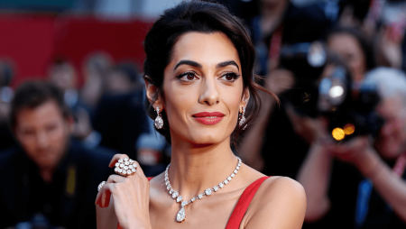 Amal Clooney vole la vedette à son mari avec ses bijoux Cartier à 165 600 €