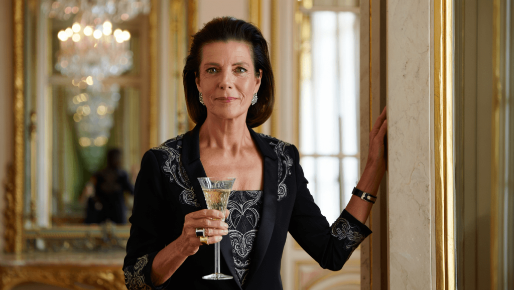 Caroline de Monaco : 85 tenues incontournables qui illustrent son élégance princière Le dressing de princesse de Caroline de Monaco en 85 looks royaux
