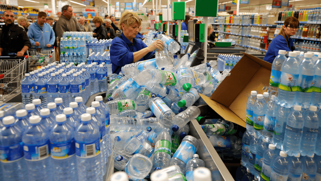 Eaux en bouteille : un marché florissant en grande surface