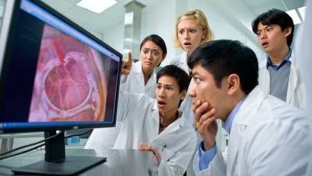 Après les hallucinations, les IA de pointe médicales souffrent d’un nouveau travers, l’effet Mirage: elles construisent des diagnostics à partir de données qui ne leur ont jamais été fournies