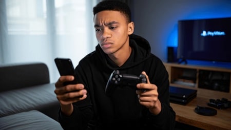 Playstation: Sony va bientôt obliger les joueurs à vérifier leur âge, mais uniquement s'ils veulent continuer à envoyer des messages