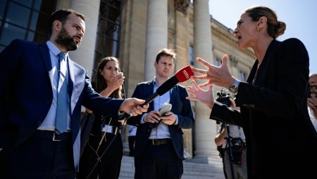 "Il faut siffler la fin de la récré": face au "pillage" des contenus culturels, le Sénat adopte un texte pour obliger les entreprises d'IA à payer les ayants droit