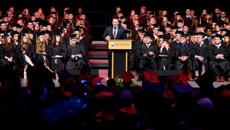 "Ceux qui fabriquent ça sont des losers": dans les universités américaines, les discours en faveur de l’intelligence artificielle se font huer par les étudiants