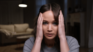 Dans « Die My Love », Jennifer Lawrence est magistrale, mais on a failli sortir avant la fin