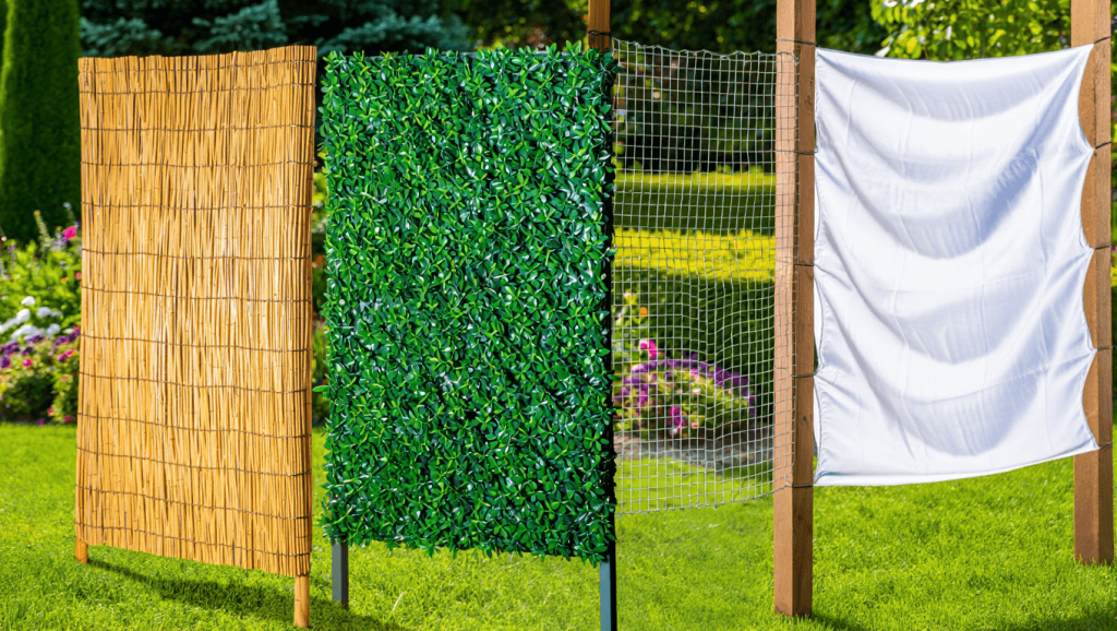 Brise-vue jardin: quel matériau privilégier selon votre terrain — canisse, haie synthétique, grillage ou toile tendue Brise-vue de jardin : les vraies différences entre canisse, haie artificielle, grillage occultant et toile tendue (et comment choisir selon son terrain)