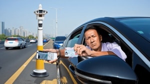 Flashs, GPS 2.0, permis spécial, on a conduit en Chine (et on s'est fait peur)