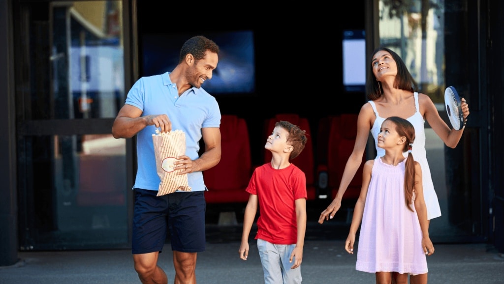 Canicule: films pour enfants au cinéma qui rafraîchissent toute la famille Canicule : 3 films à voir au cinéma avec les enfants pour rester au frais