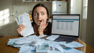 Paiements fractionnés: 17 mensualités plus tard, elle décrit la méthode qui l’a libérée Dès 50 € je payais tout en 4X : après avoir cumulé 17 paiements fractionnés, elle raconte comment elle est sortie de cette spirale