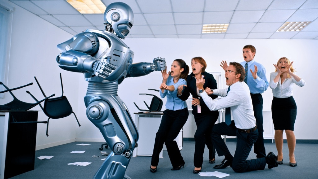 Robot violent en vidéo démenti : canular relance l’appel aux garde-fous Cette vidéo d’un robot qui frappe ses collègues humains a fait sensation, mais c'est une mise en scène, elle pose néanmoins la question des garde-fous à mettre en place pour le jour où les robots en seront vraiment capables