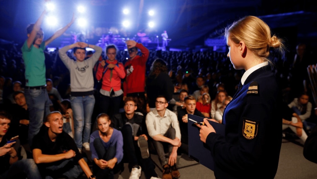 Gouvernement serre la vis: préfets chargés de réprimer les perturbateurs de concerts Après l’affaire Barbara Butch, les consignes du gouvernement aux préfets face aux perturbateurs de concerts