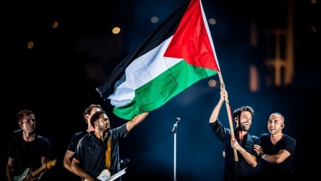 Massive Attack visé par une enquête à Singapour après ces messages pro palestiniens pendant un concert