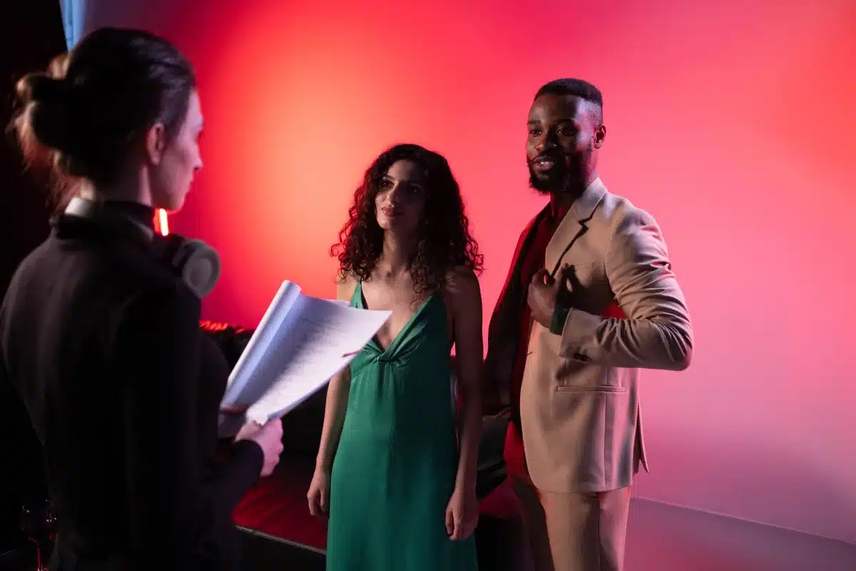 Zendaya portant une tenue soignée lors d'une présentation de film