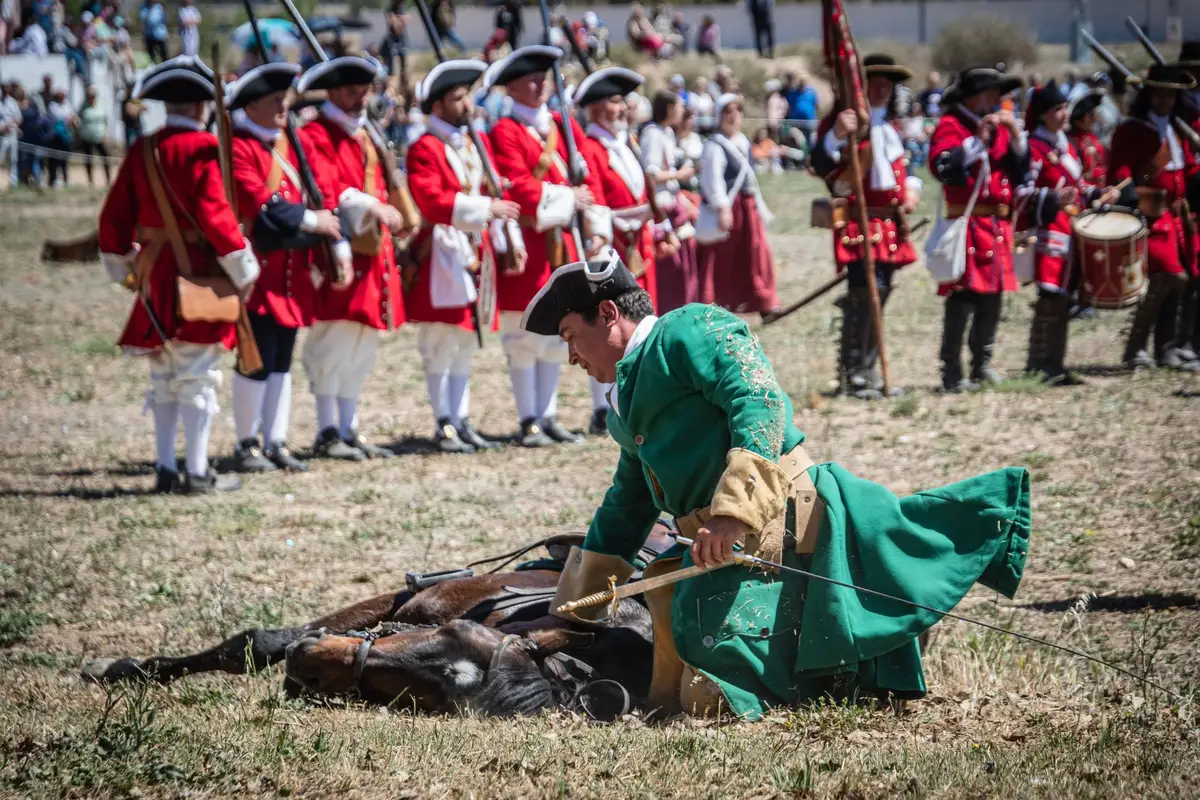 Soldats en armure encerclés dans une embuscade sur un champ de bataille