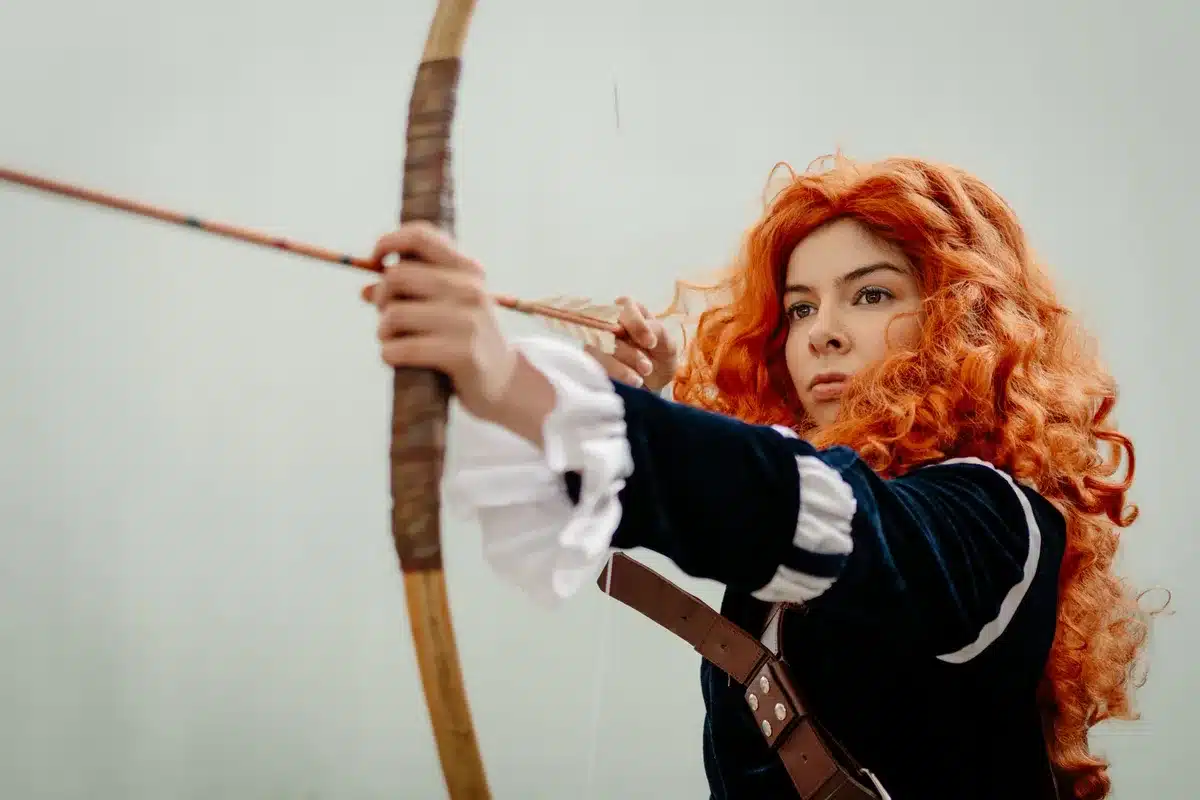 Archer tirant des flèches lors d'un combat médiéval