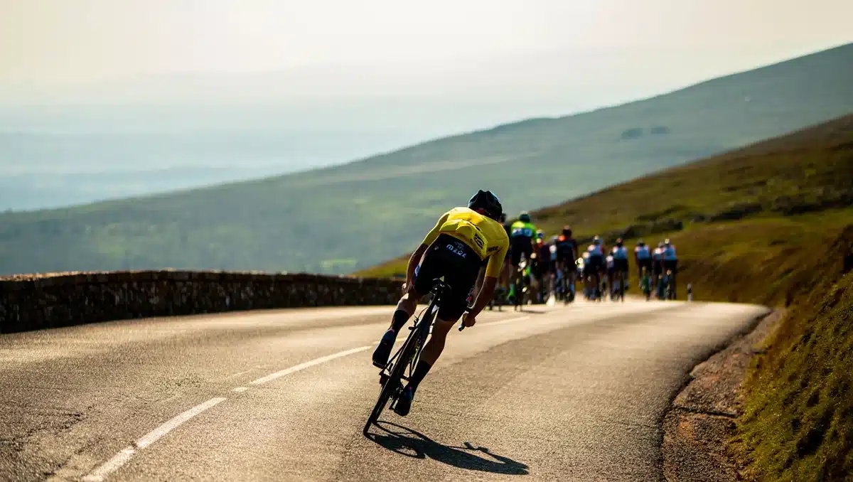 Pourquoi ce parcours change la donne — Avec deux premières étapes 100 % suisses, une étape reine sur le Ventoux et un contre-la-montre individuel, l’édition 2026 met l’accent sur la polyvalence. Les grimpeuses auront plusieurs occasions de creuser des écarts, tandis