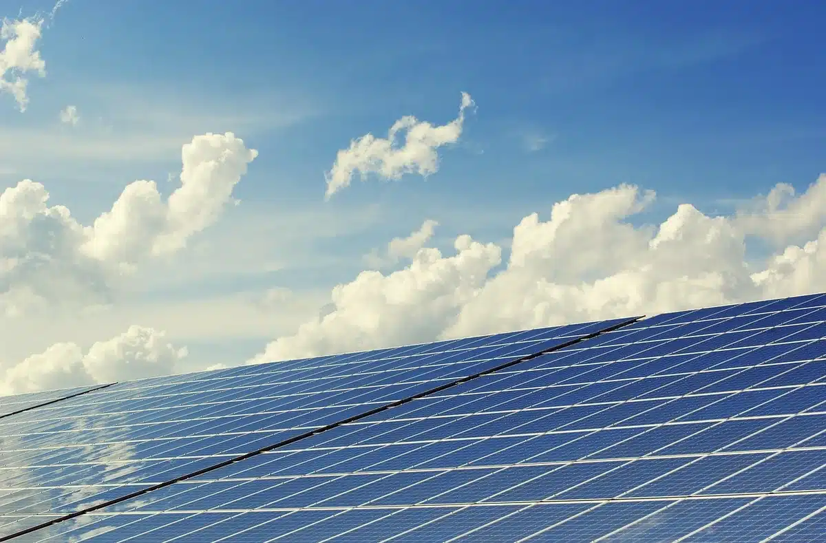 Calculatrice et notes sur la rentabilité d'une installation solaire en plein jour