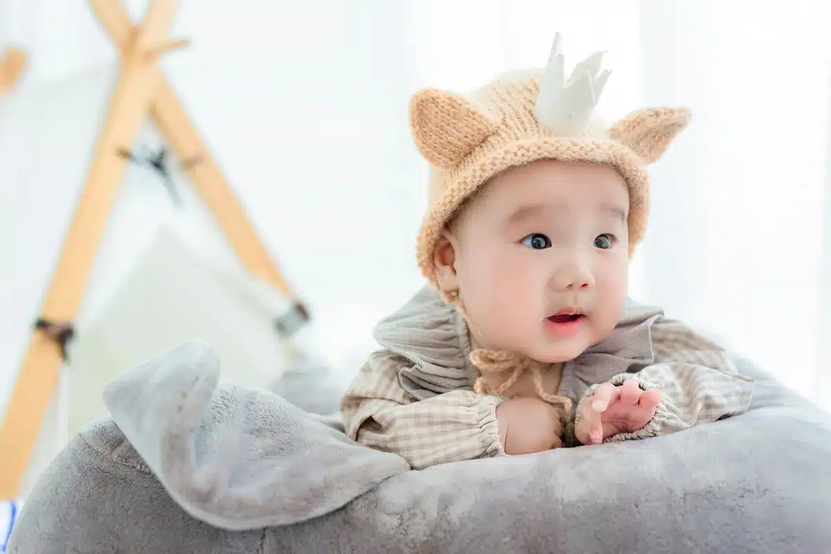 Peluches et objets familiers pour rassurer un enfant hospitalisé