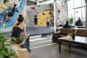 Escalade Nîmes: nouvelle salle high-tech ouvre et transforme l'offre locale