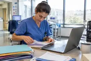 IA en soins infirmiers: changements immédiats pour patients et soignants