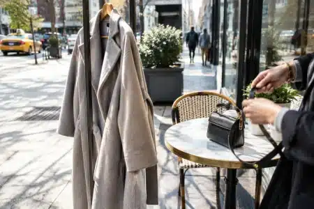 Sharon Stone, 68 ans: silhouette ample et sac minuscule de 1 740 € remarqués